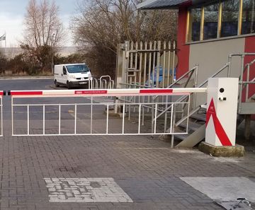 FBX - automatic rising arm barrier system (up to 4.5m)