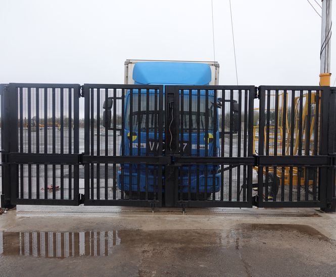 Terra - HVM bi-fold security gate for vehicular access (IWA 14, LPS 1175)