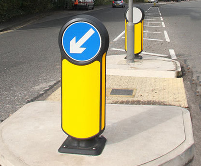 Rebound Signmaster™ - self-righting traffic directional bollard