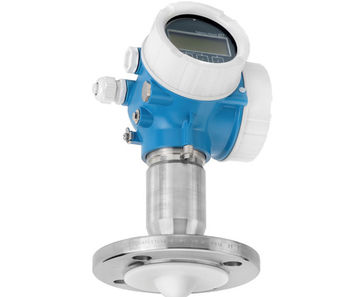Micropilot FMR62 level measurement of aggressive liquids