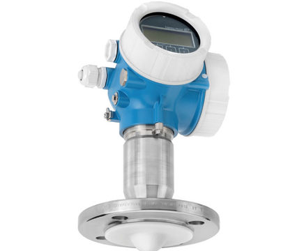 Micropilot FMR62 level measurement of aggressive liquids