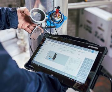 SMT70 tablet PC for asset management in hazardous areas