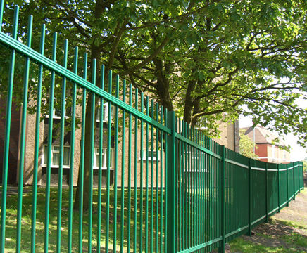 TR100 capped and TR200 mitred self-adjusting railings