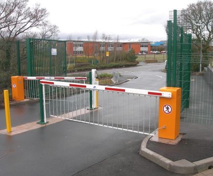Broughton 420 rising arm barrier