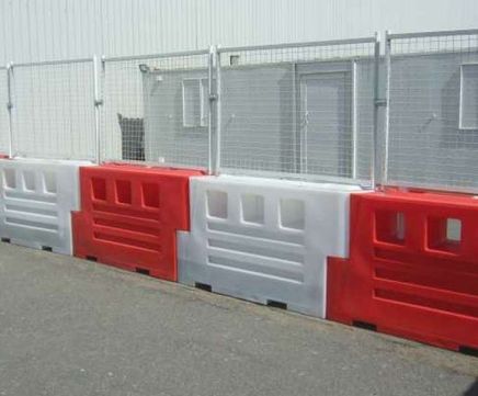 Heras RB22 flexible one-piece crash barrier system