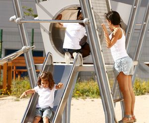 Cubic Leaning Towers Multiplay Unit