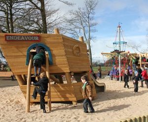 Bespoke ‘Endeavour’ play ship for Stewart Park