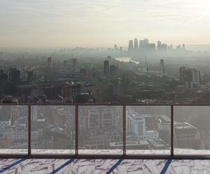 A2 Fire-rated glass for residential buildings over 18M