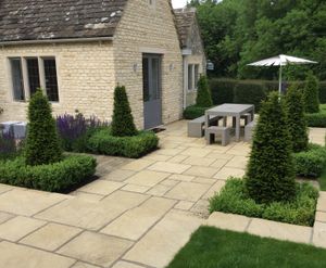 Yorkstone Paving Slabs – Stonecast reproduction flagstone paving