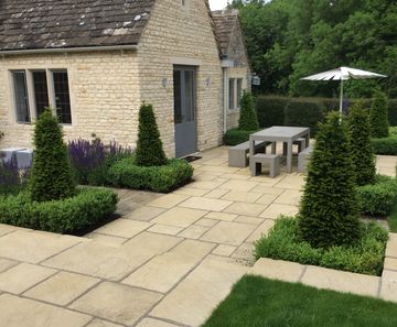 Yorkstone Paving Slabs – Stonecast reproduction flagstone paving
