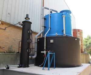 SB bulk tank vent scrubbers for fuming chemicals