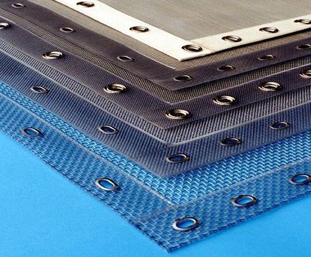 Metal mesh eyeleted screens