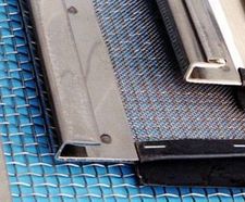 Metal mesh clip and hook screens