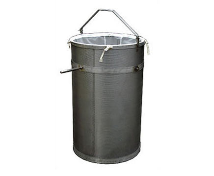 Filter baskets for liquid filtration