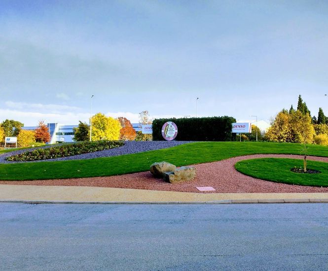 Steel edging rejuvenates Hortonwood Roundabout