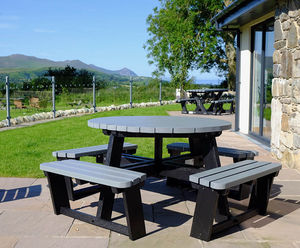 Recycled plastic picnic furniture, Pant du Vineyard café