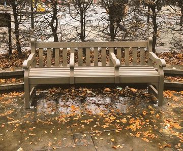 Timber seat for City of London