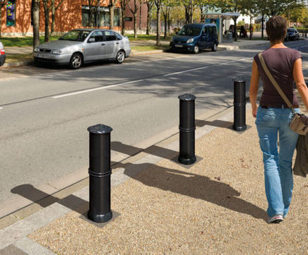 Agora cast iron fixed bollard
