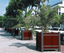 Sarlat steel and French oak planters with removable liner