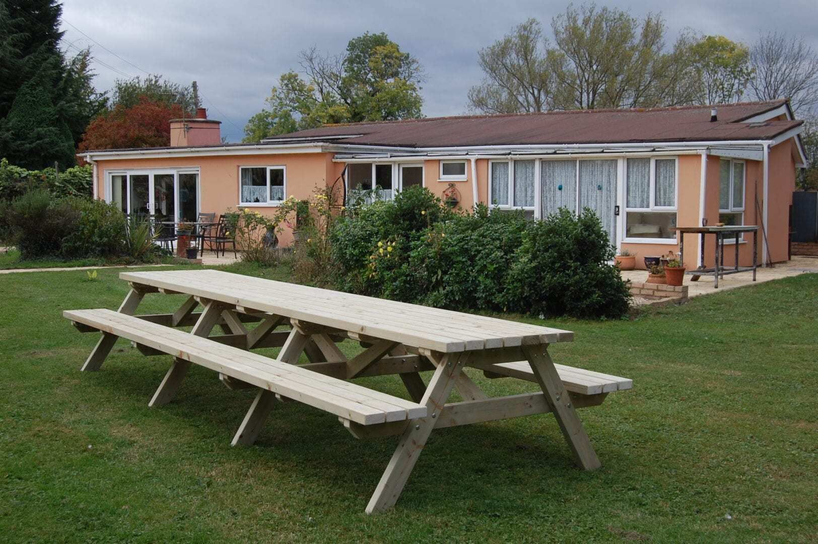 Redwood picnic deals table and benches