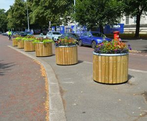 Castleton planters