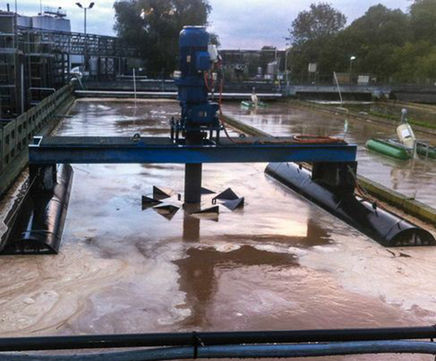Vertex surface aerator for dairy