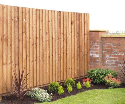 Residential closeboard timber fencing