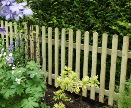 Timber picket fencing for residential applications