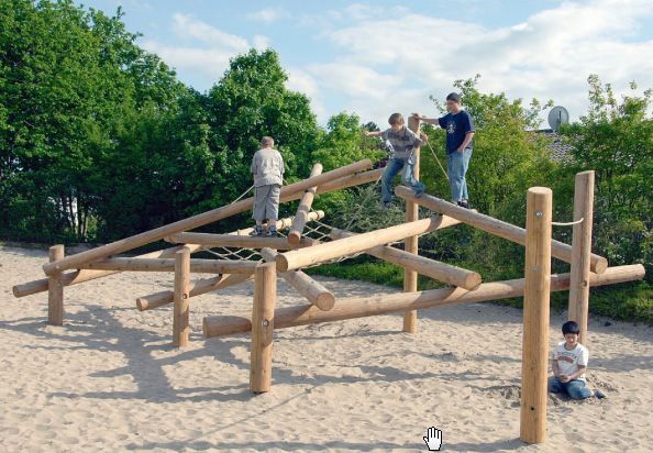Richter Spielger te Climbing Structure 08 play equipment Timberplay