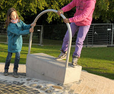 Richter Spielgerate See-Saw Pump for water play