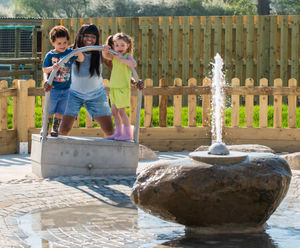 Bespoke water play features for children's farm park