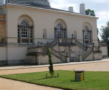 Secure outdoor power source to Chiswick House, London