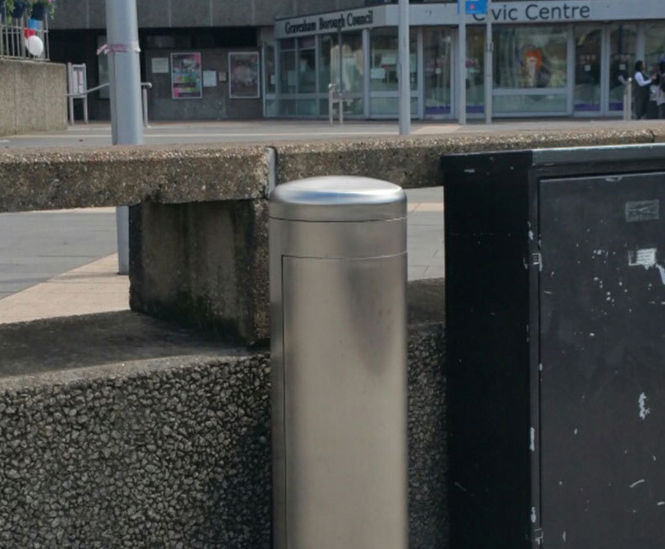 Power bollards specified for outdoor area in Gravesham