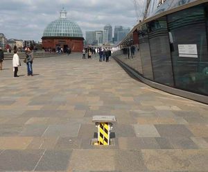 Retractable service unit for Cutty Sark museum