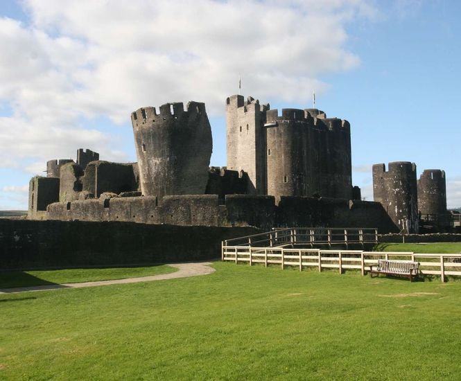 Supplying on-demand power for Caerphilly Castle