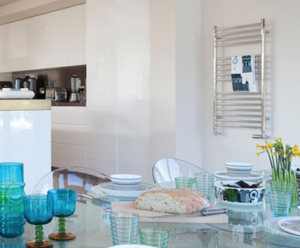 Steyning 520 stainless steel heated towel rail