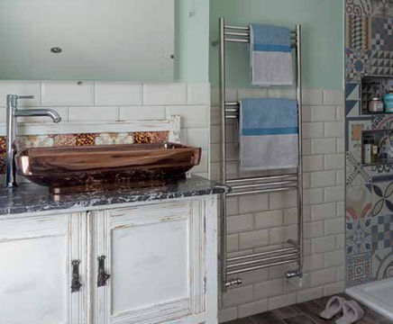 Lewes 1400/520 stainless steel heated towel rail