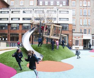 Bespoke playground for Lycée Français school, London