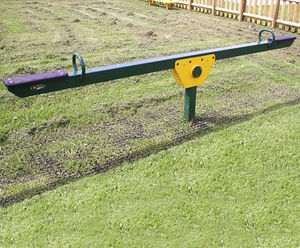 Straight-beam seesaw