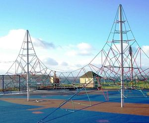 Twin-post activity climbing nets - 4 and 6m