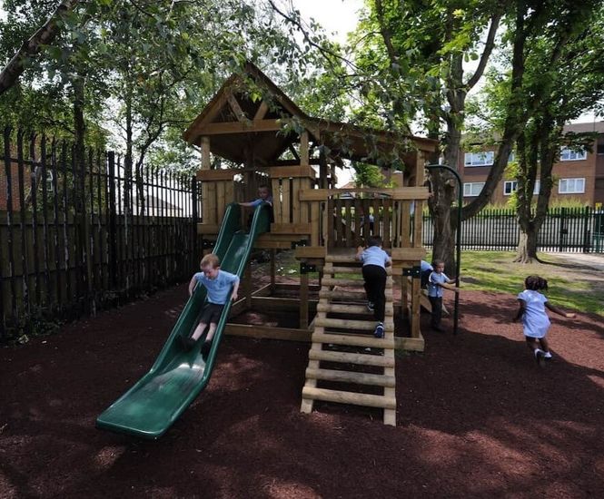 Thumper adventure play tower Sovereign Design Play Systems