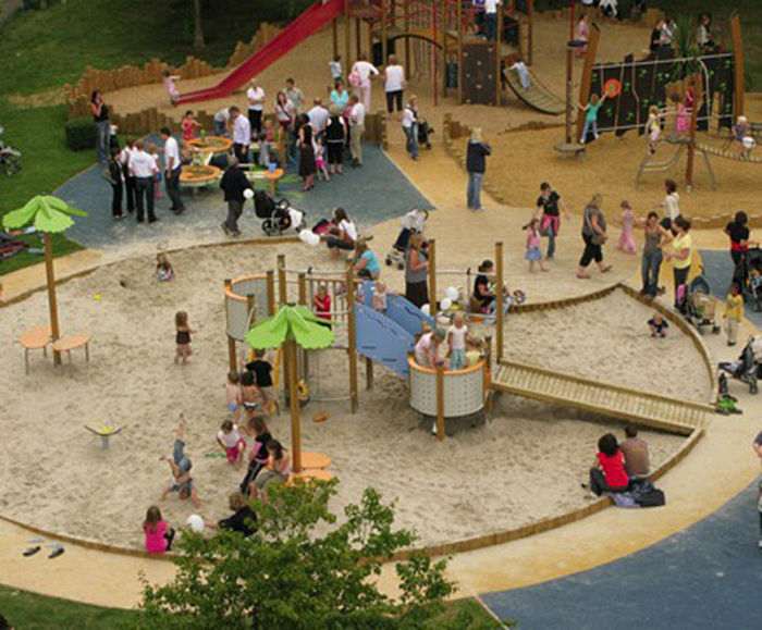 Images for Play area in Green Flag Award winning Welland Park