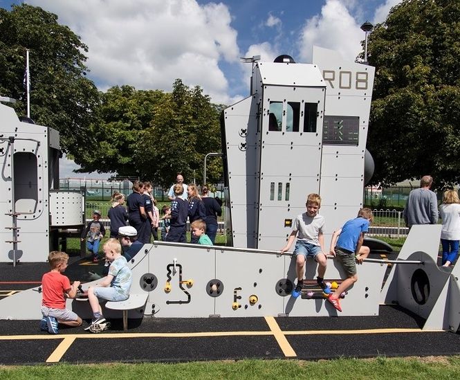 Bespoke themes for wide range of playgrounds