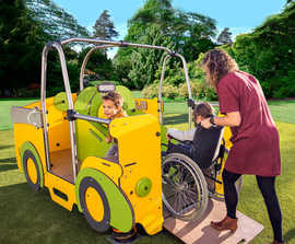 Car inclusive springer with wheelchair access - J952®