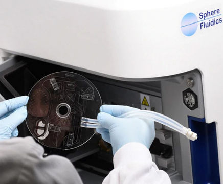 Fluidic control valves for medical diagnosis technology