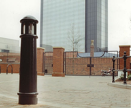 Resolute heritage-style bollard