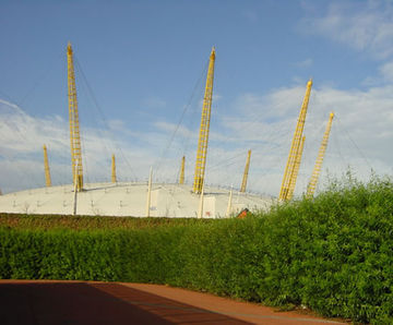 Living willow Green Barrier™, O2 Arena, London