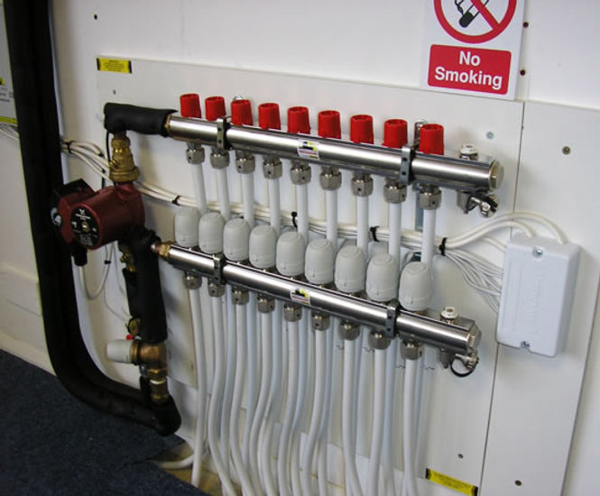 Underfloor heating manifolds Robbens Systems