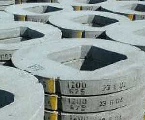 Precast concrete manhole cover slabs