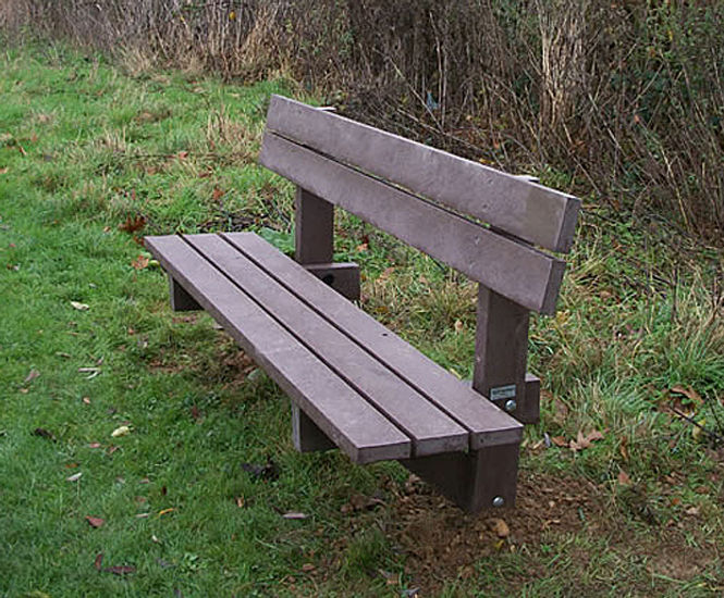 Paris - recycled plastic bench for outdoor spaces